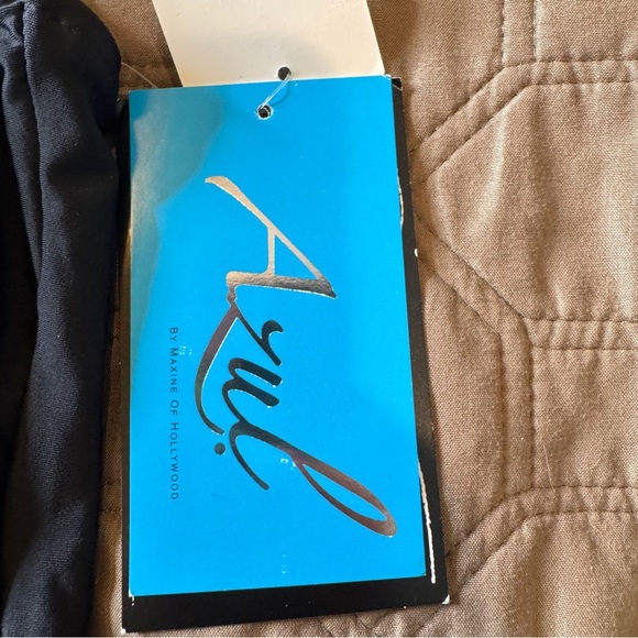 Azul by Maxine of Hollywood Sz 14 Black Leaf Women’s One Piece Swimsuit NWT - Picture 5 of 13